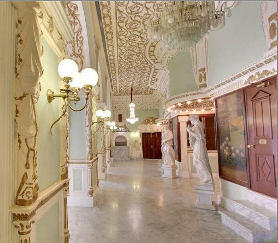 Opulent interiors of the royal opera house_©royaloperahouse.in