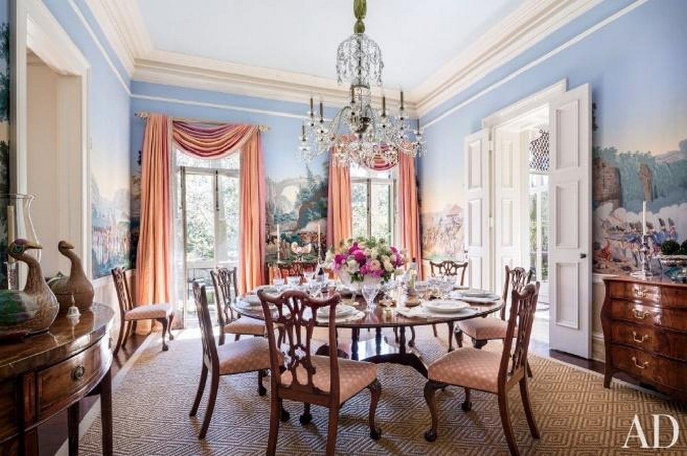Dining Room designed for Patricia Altuschul’s featuring an antique Zuber wallpaper ©www.architecturaldigest.com