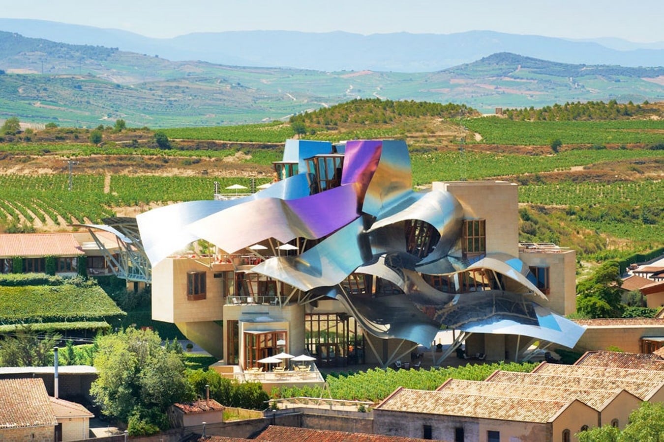 Hotel Marques de Riscal, Paris_ ©www.architecturaldigest.com
