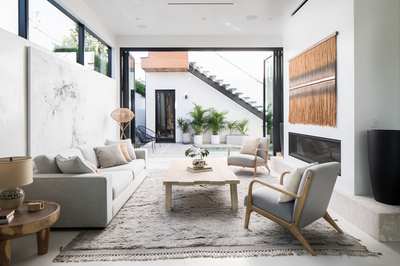 Project Name: Milwood Avenue Studio Name: Mayes Office Project size: 3757 ft2 Site size: 4264 ft2 Completion date: 2019 Building levels: 2 Location: Venice Beach, California, United States Photography: Virtually Here Studios - Sheet1