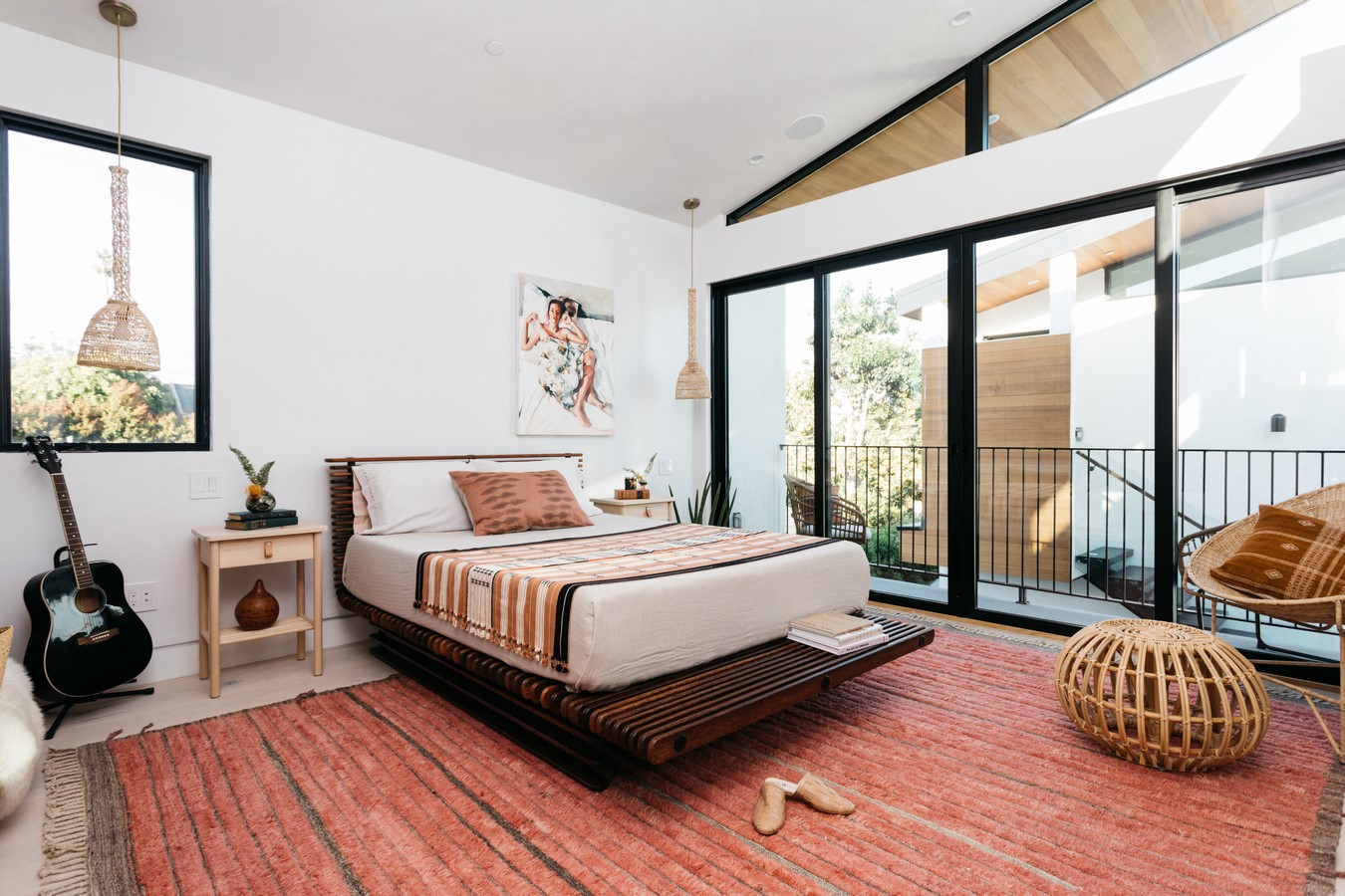 Project Name: Milwood Avenue Studio Name: Mayes Office Project size: 3757 ft2 Site size: 4264 ft2 Completion date: 2019 Building levels: 2 Location: Venice Beach, California, United States Photography: Virtually Here Studios - Sheet2