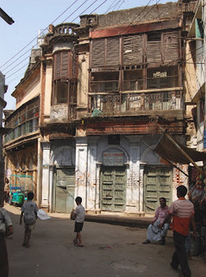 Walking through the streets of Dhaka - Sheet4