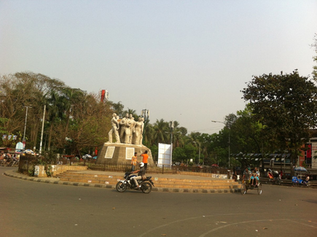 Walking through the streets of Dhaka - Sheet8