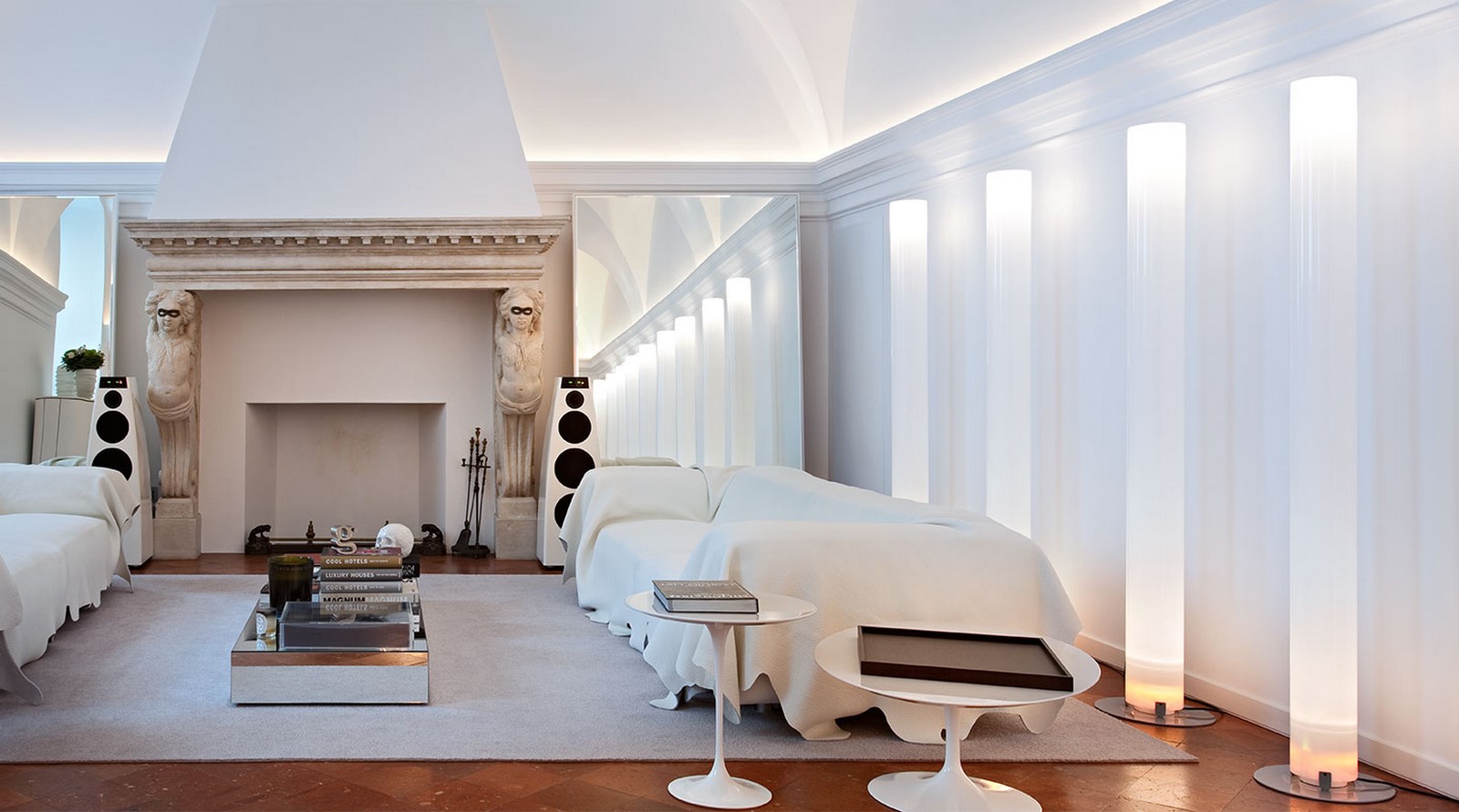 <span style="font-weight: 400;">Stylos ©www.flos.com</span>