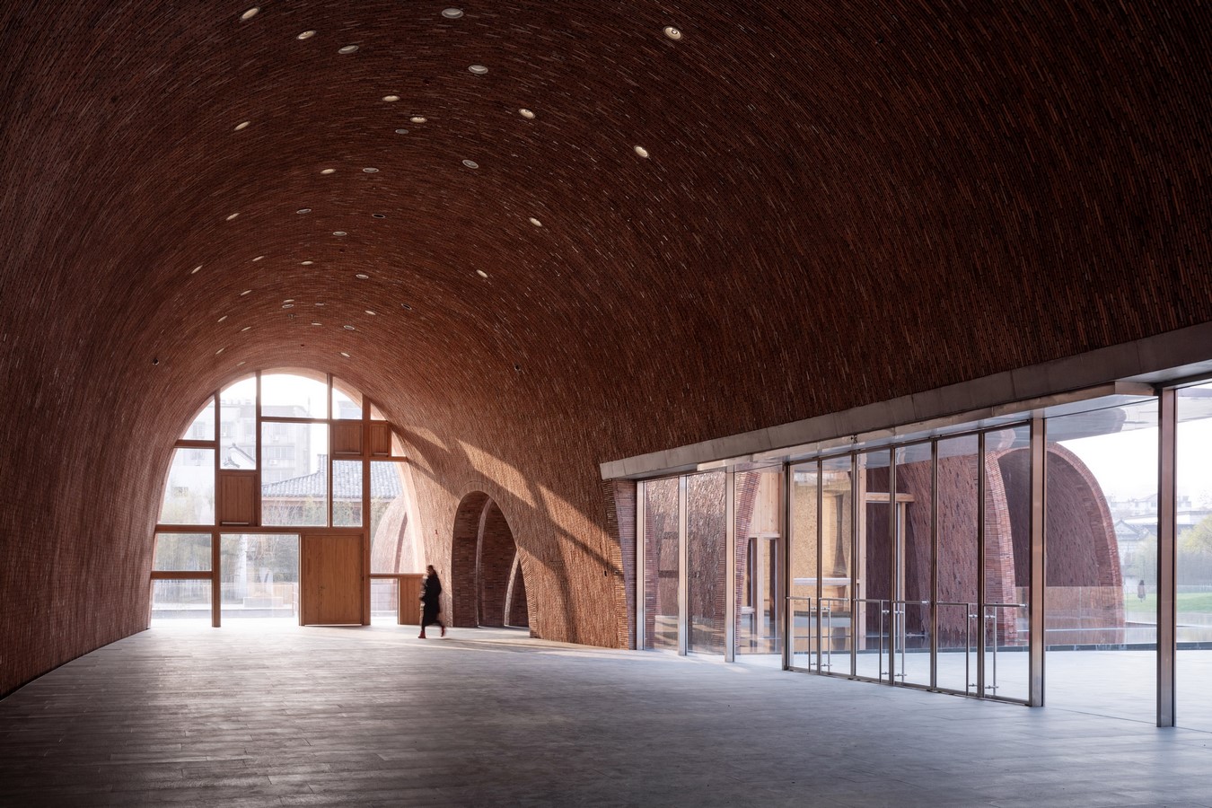 15 Examples of Vaulted Ceilings in modern context