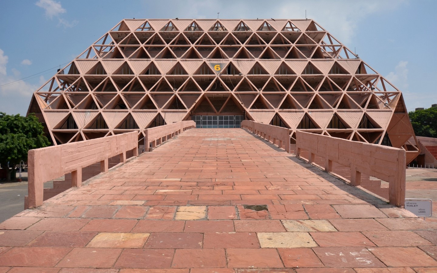How architecture contributes to nation building and gaining recognition - Sheet11