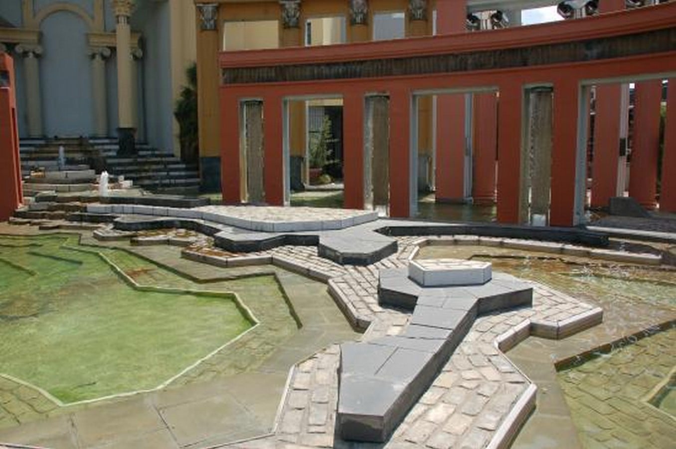 Piazza d'Italia by Charles Moore: Postmodernist Architecture - Sheet2