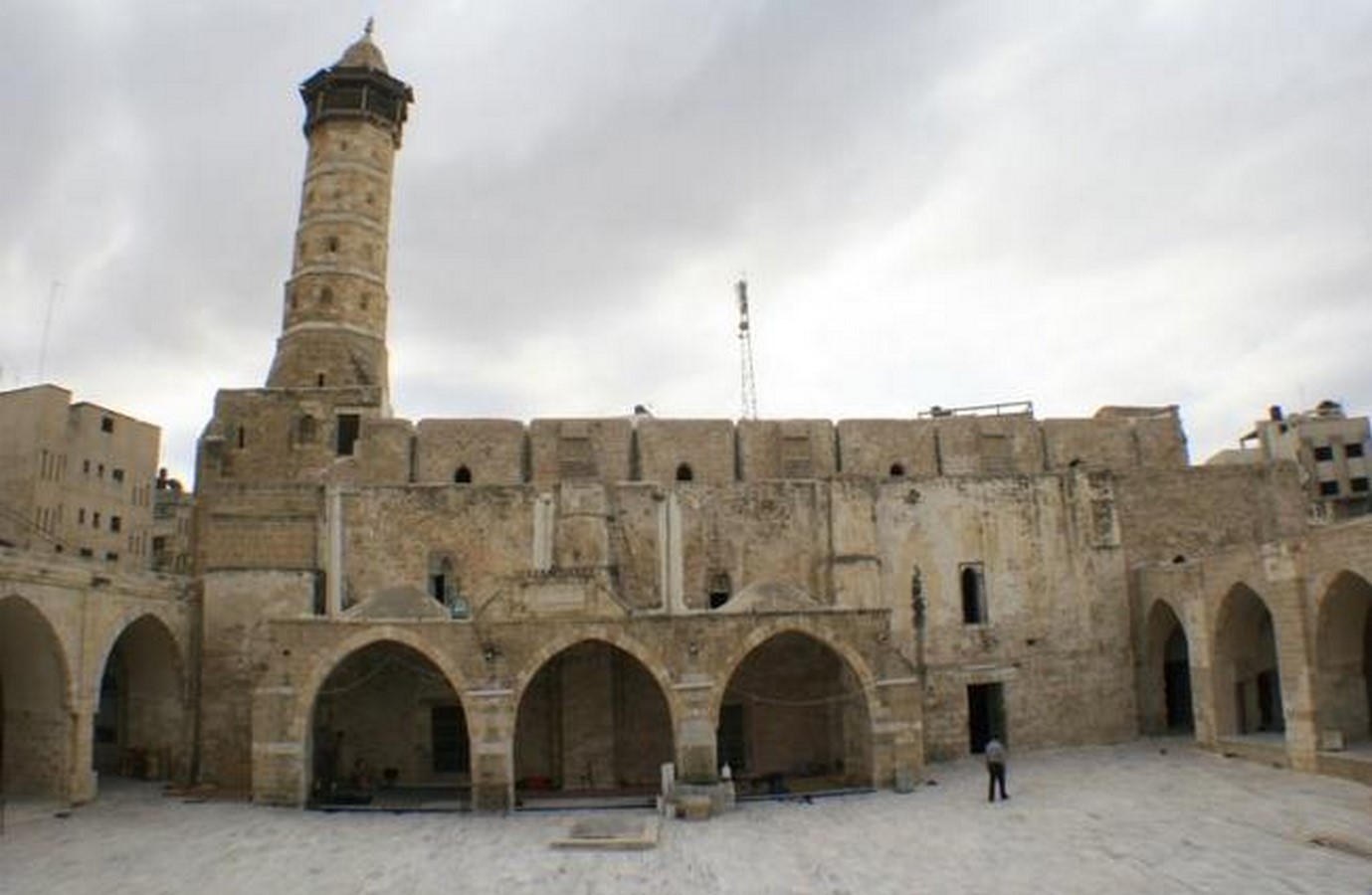 <span style="font-weight: 400;">Al-Omari Mosque or the Great Mosque of Gaza. ©Wikimedia Commons</span>