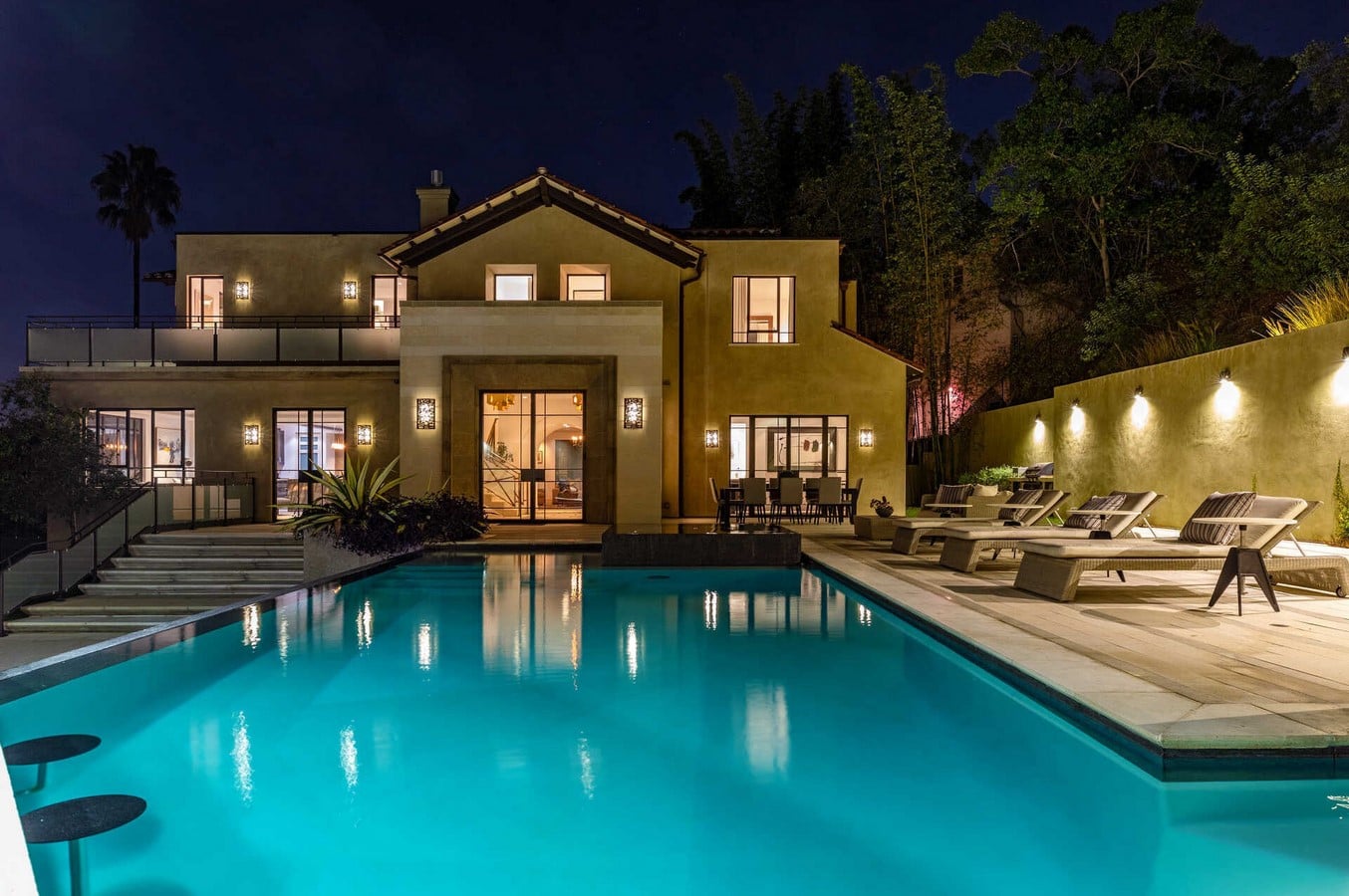Rihanna’s Residence - Sheet2