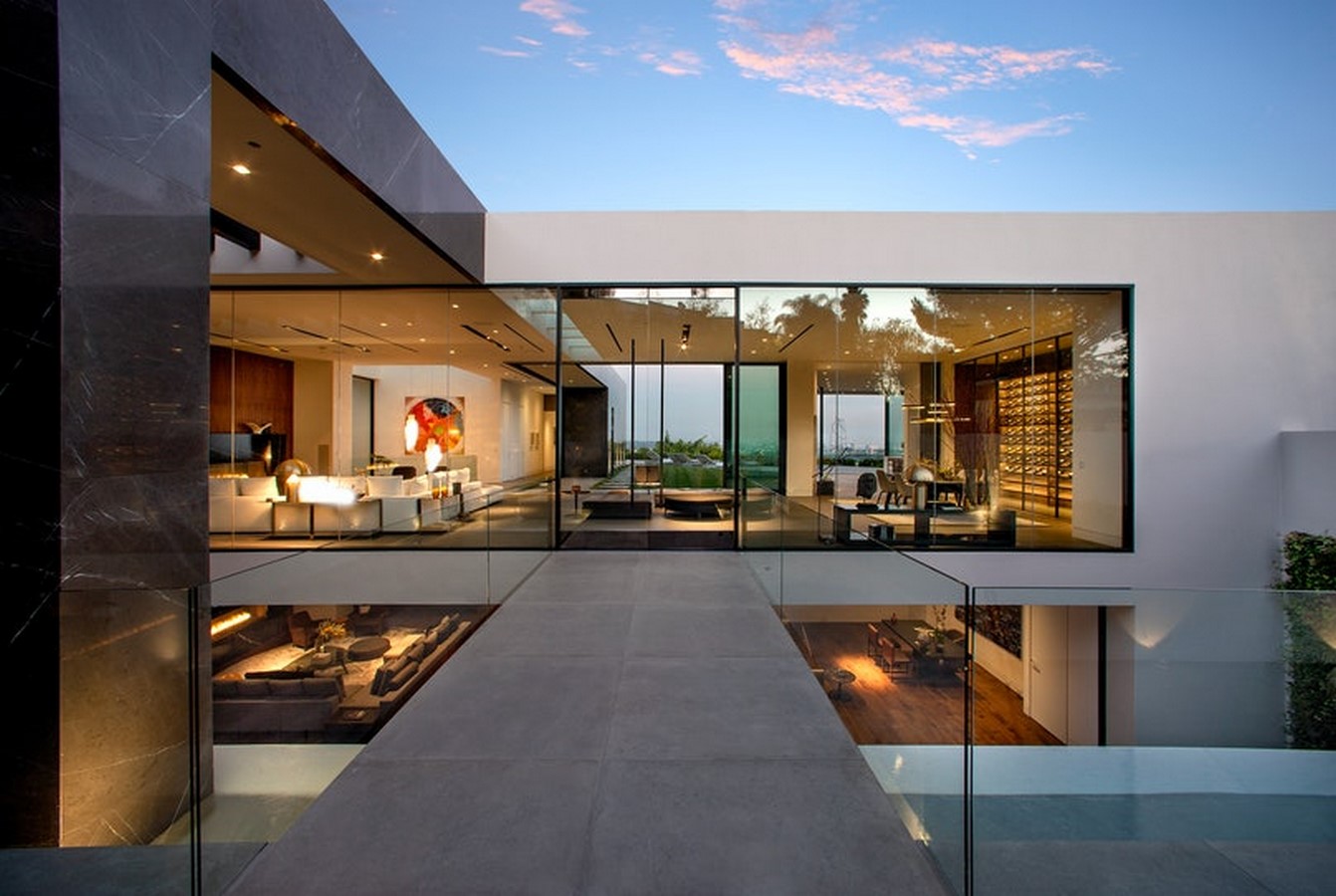 30 beautiful pools in celebrity houses