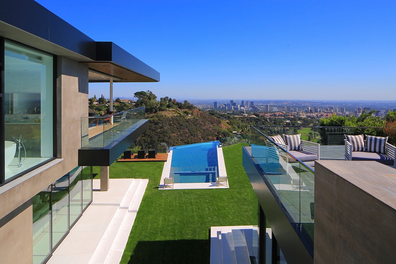 Trevor Noah’s Glass Infinity <yoastmark class=