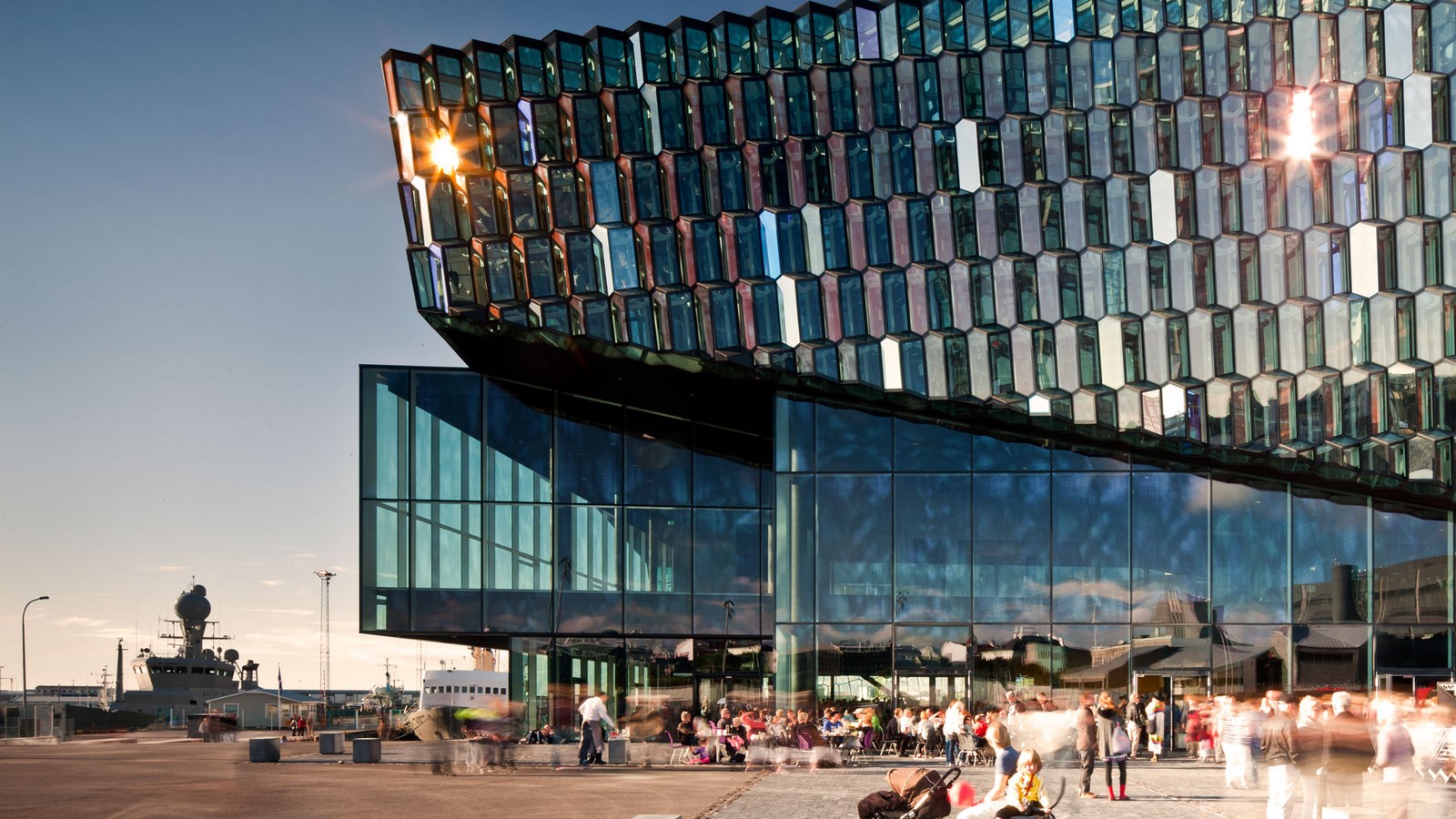 The Similarity between architecture and dance - Sheet 26