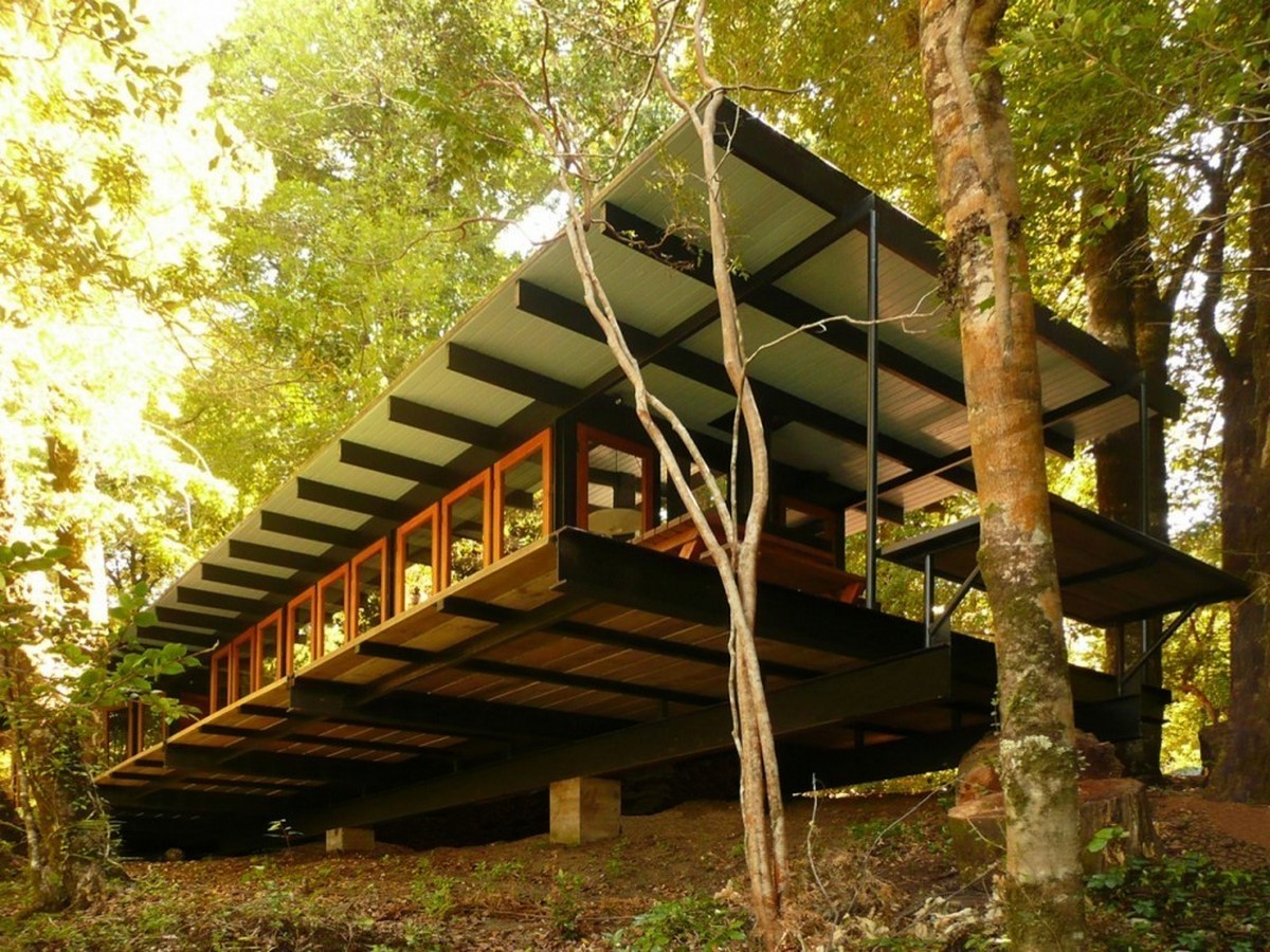 Recycled Materials Cottage, Chile - Sheet1