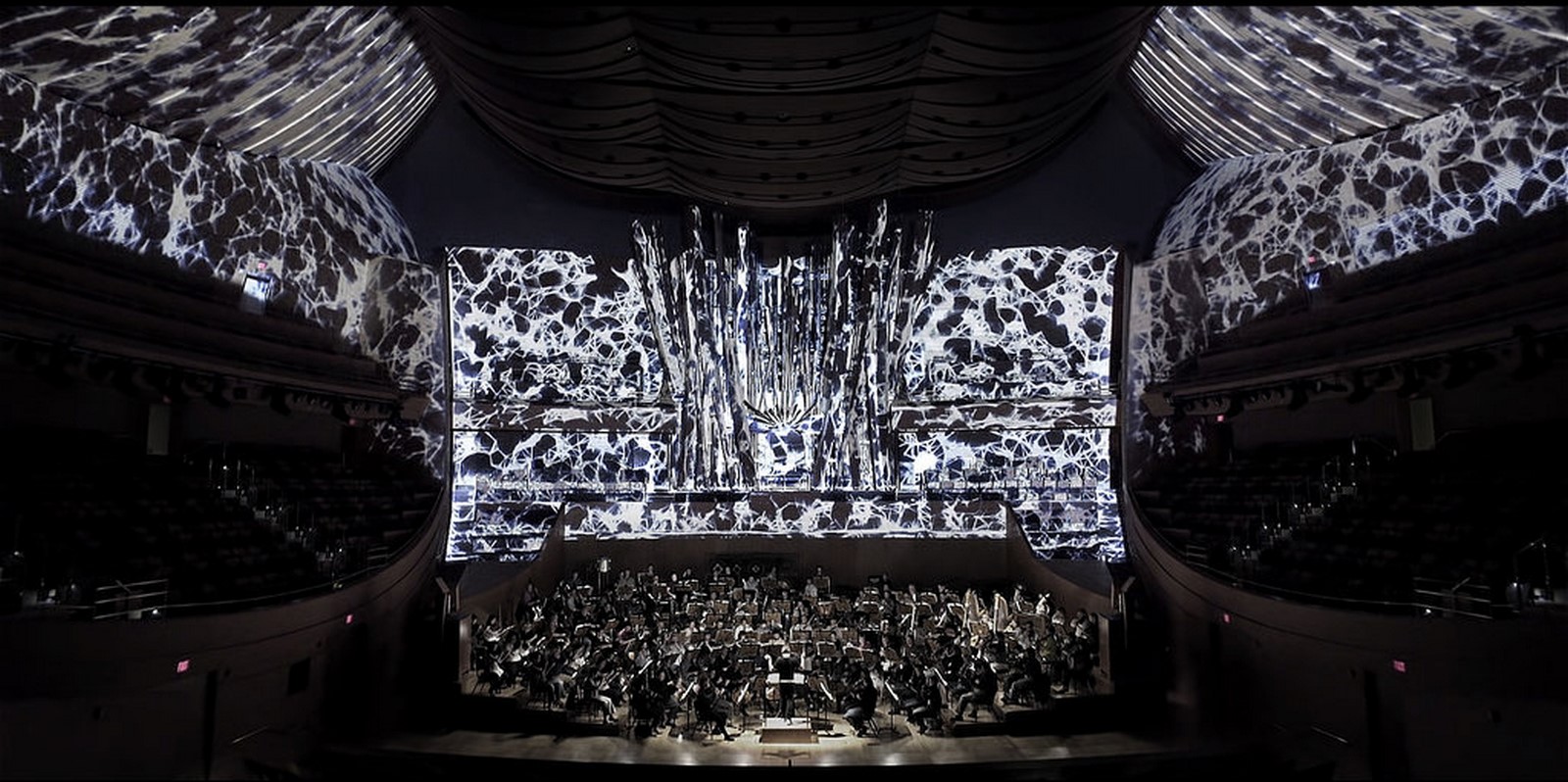 <i><span style="font-weight: 400;">Refik's data art sculpture in the interiors of the LA Philharmnic_©The New York Times</span></i>