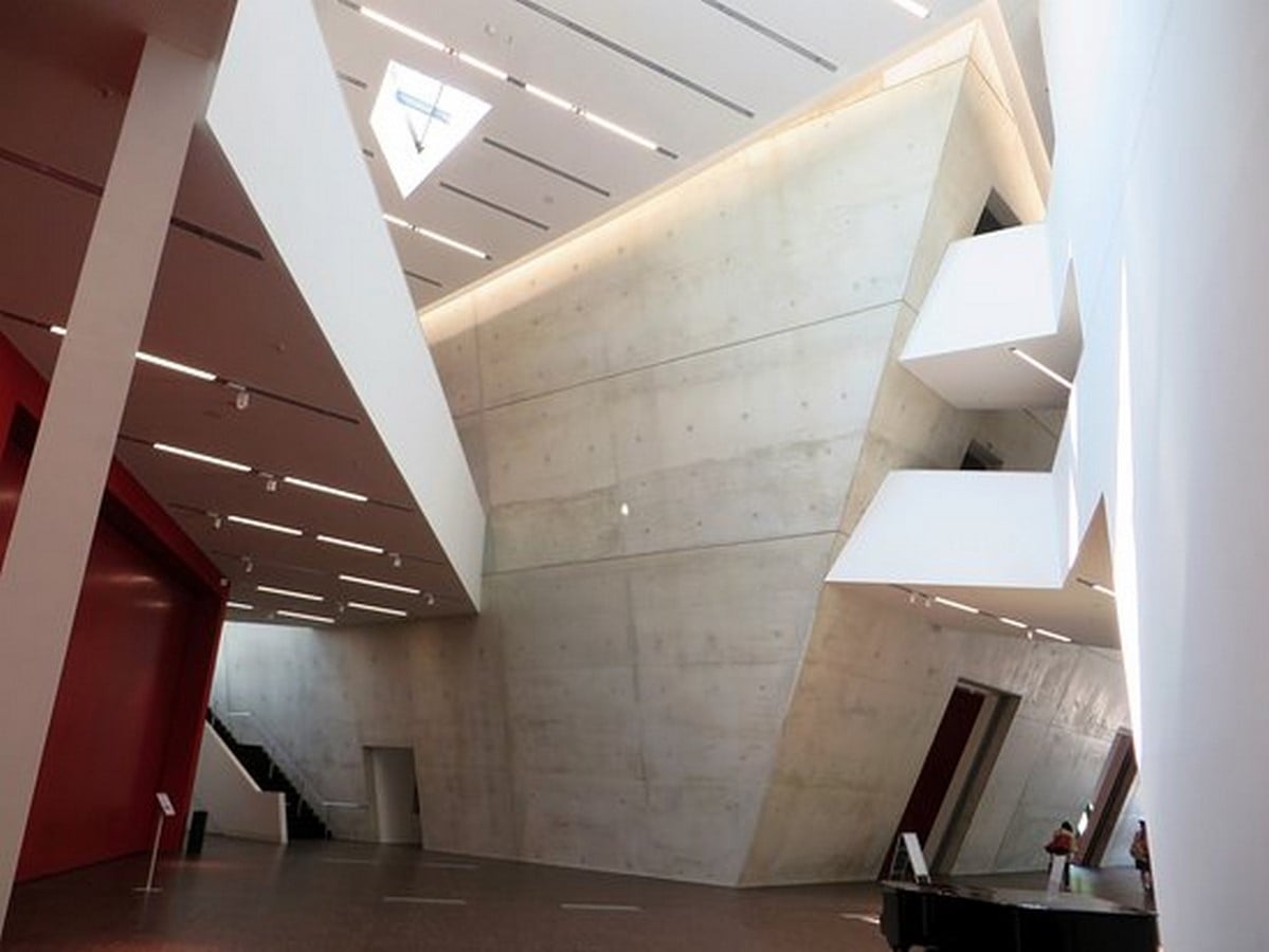 Zentralgebäude by Daniel Libeskind: An Ambitious Project - Sheet5