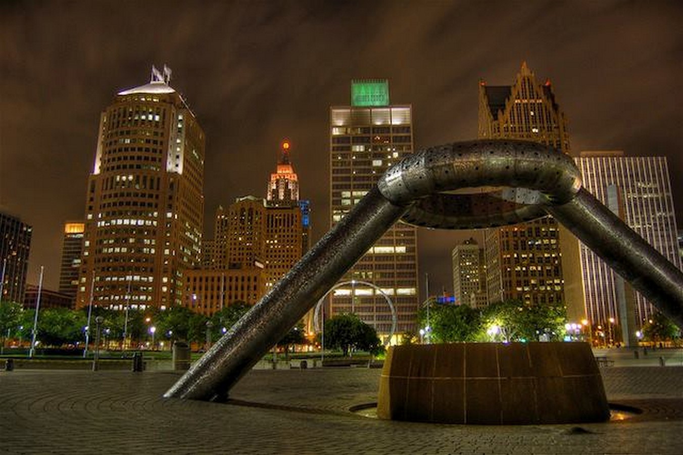 Detroit Hart Plaza_©Brian Cassidy
