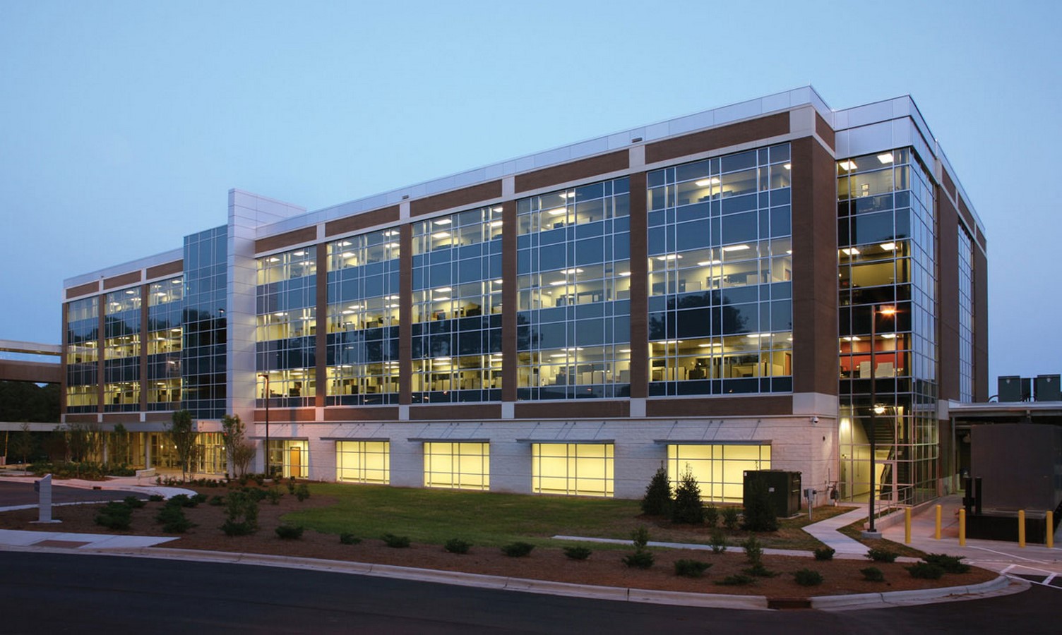 Rtio office building_©www.schenkelshultz.com/