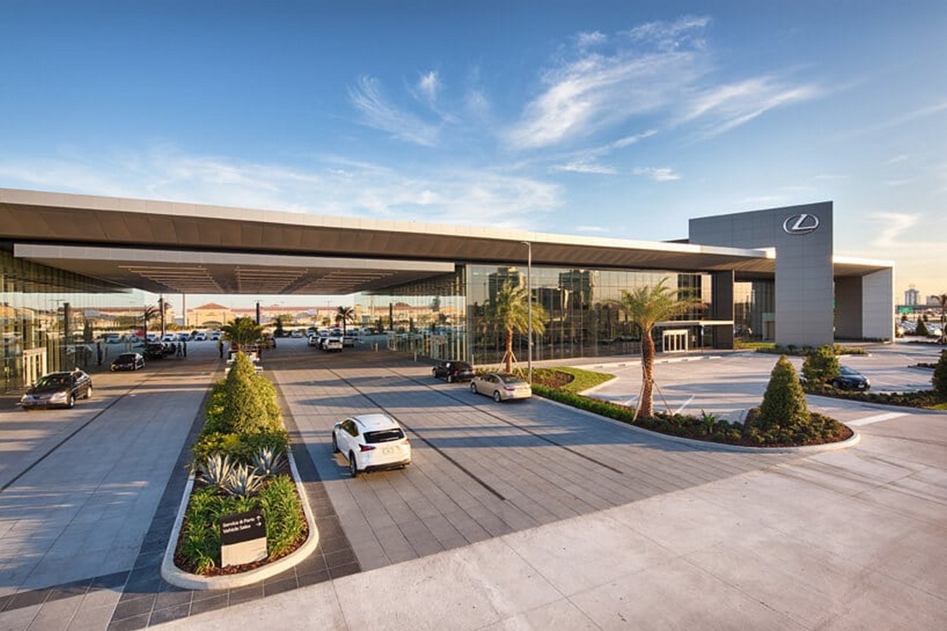 Lexus showroom_©wwwpraxis3.com