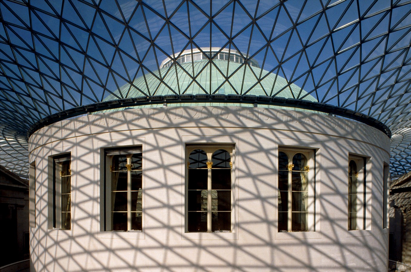 Queen Elizabeth II Great Court by Norman Foster: At the centre of the British Museum - Sheet9
