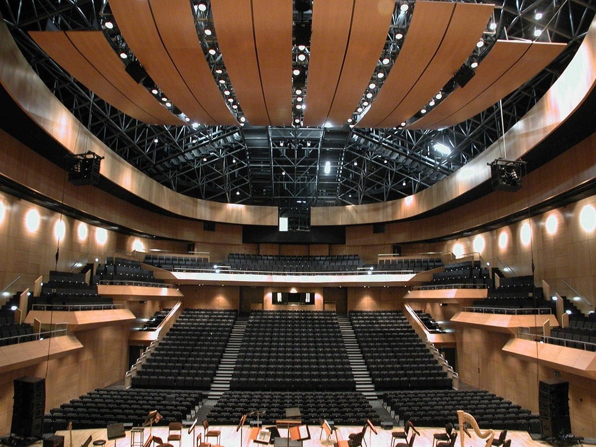 The Helix Centre for the Performing Arts by Wejchert Architects: Architecture meets Artist Sheet3