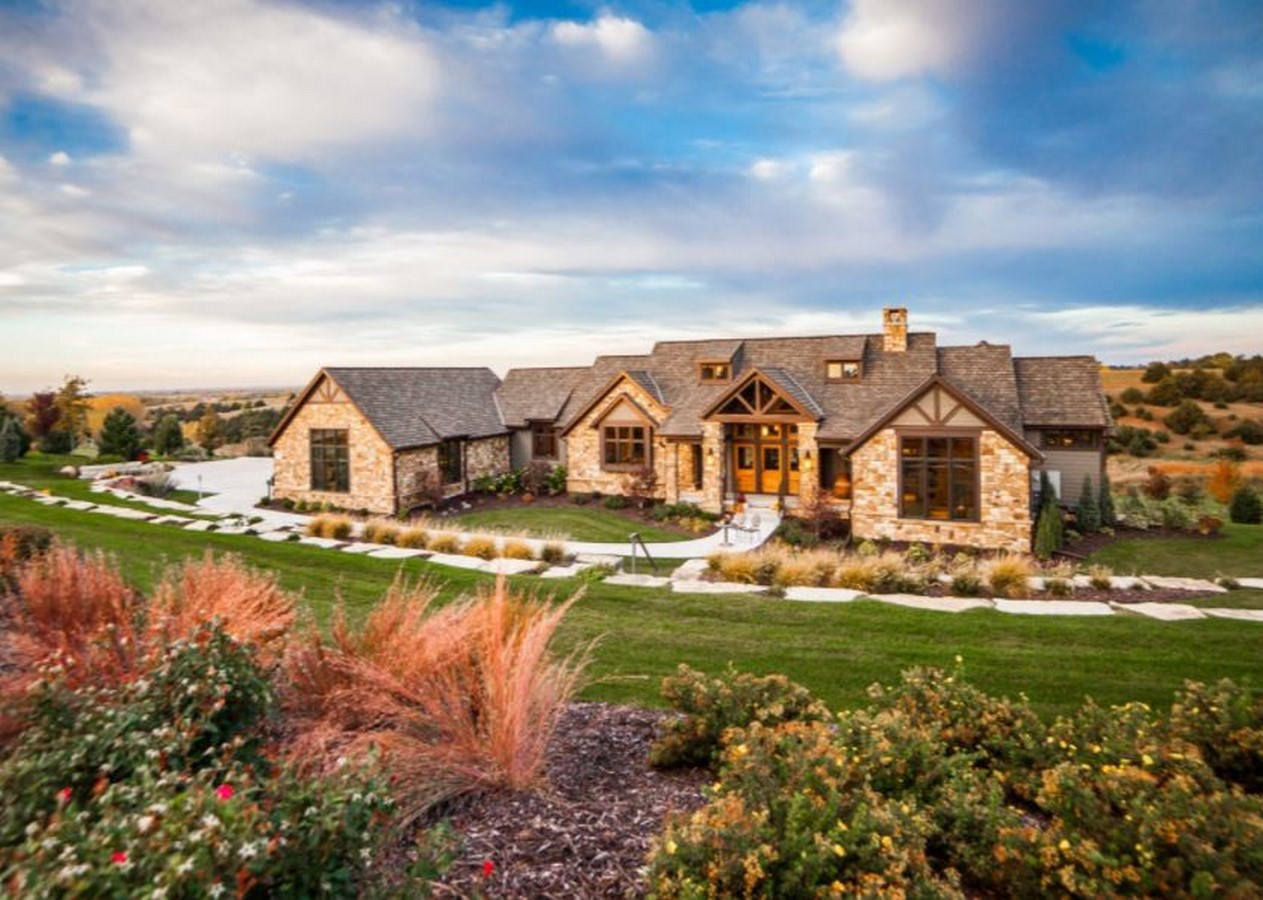 Design Basics – Residence designed by the firm ©www.www.fmarchitects.com/galleries/exteriors/