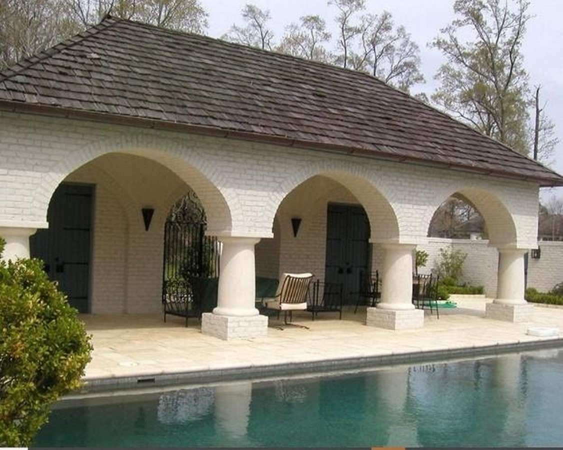 A pool house designed by the firm © https://www.renefransen.com/portfolio/poolhouses