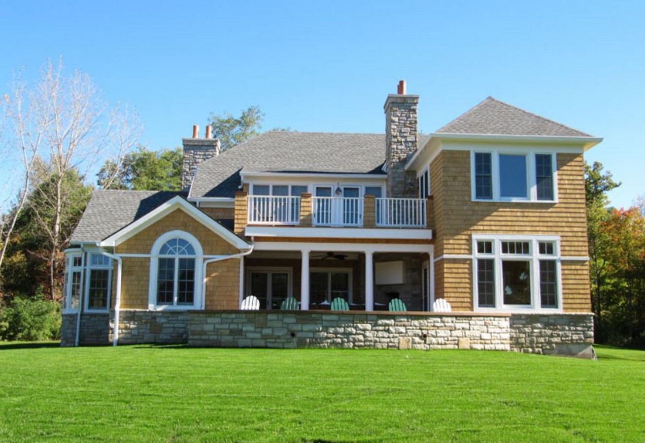 Jonschick – Shingle style family home © http://www.jonschick.com/2011/08/10/shingle-style-family-home-pittsford-ny/