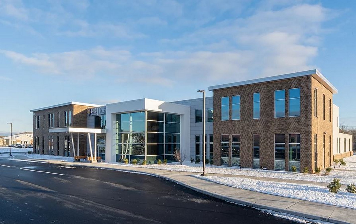 Rozzi Architects – Thompson Health Group © https://www.rozziarchitects.com/copy-of-8th-project?lightbox=dataItem-k37skkja