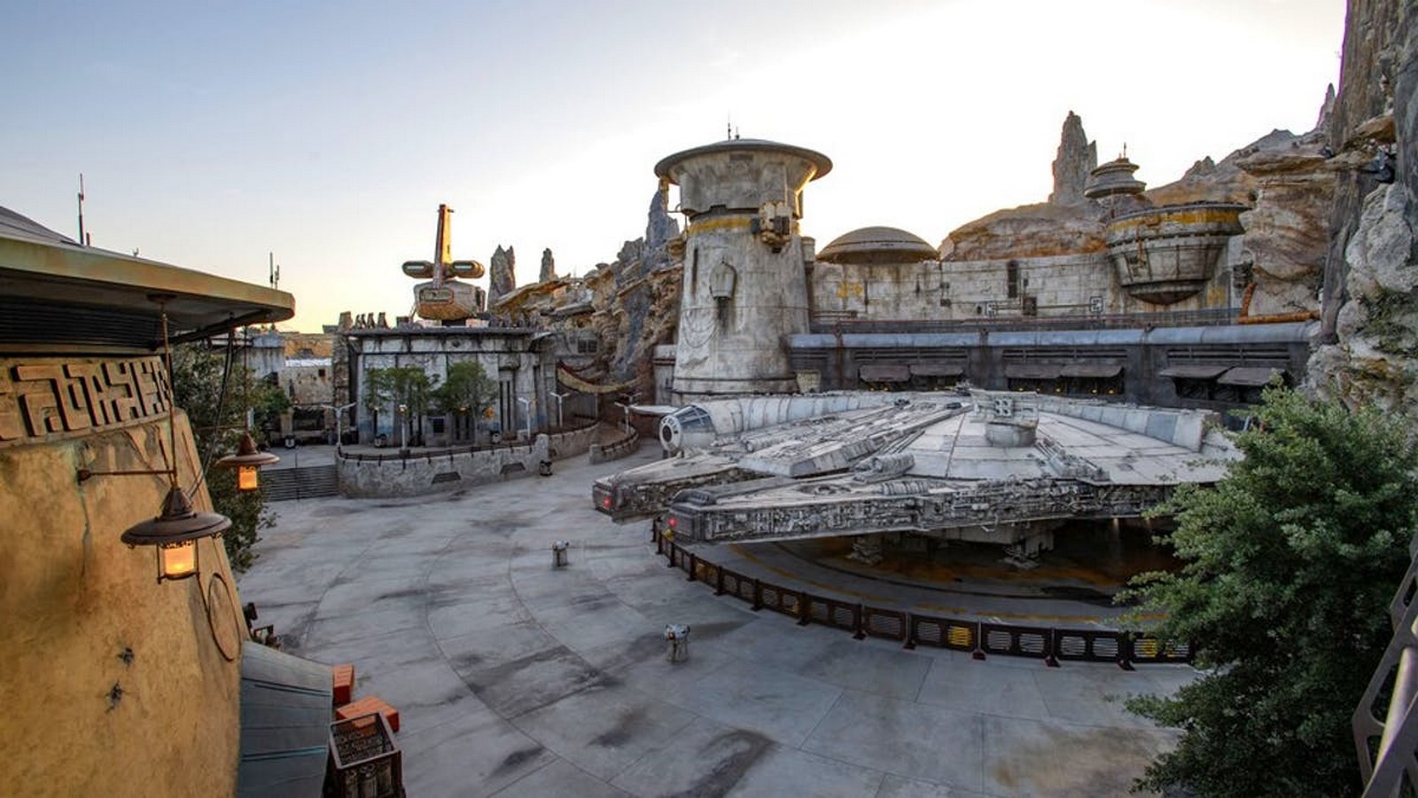 An Architectural Review of Star Wars Franchise - Sheet1