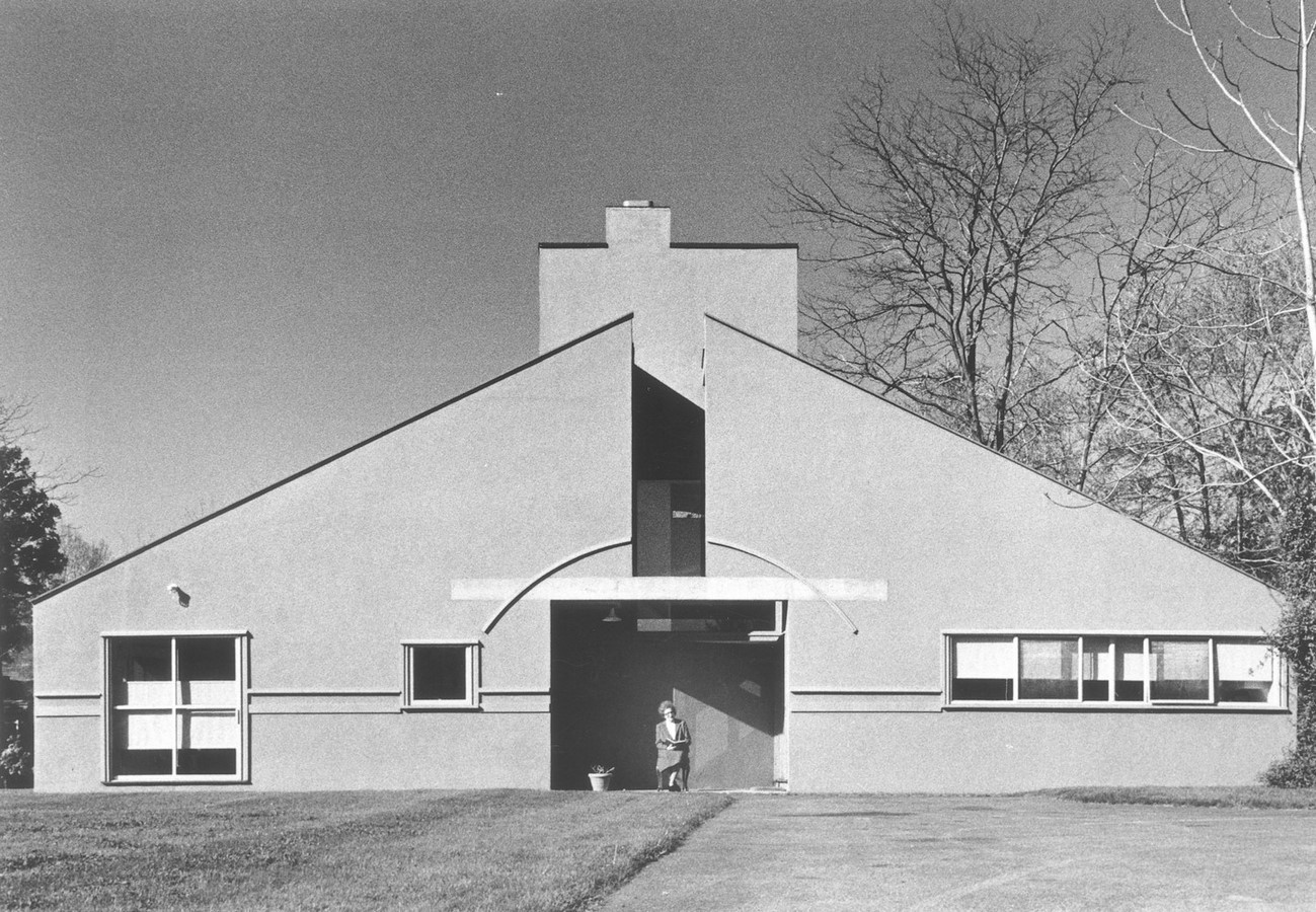 Architectural theoretician: Robert Venturi - Sheet1
