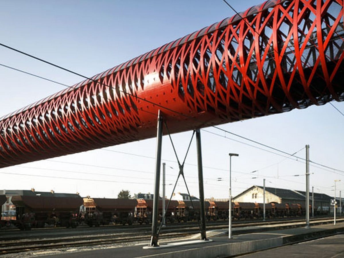 La Roche-sur-Yon Pedestrian Bridge, France - Sheet2