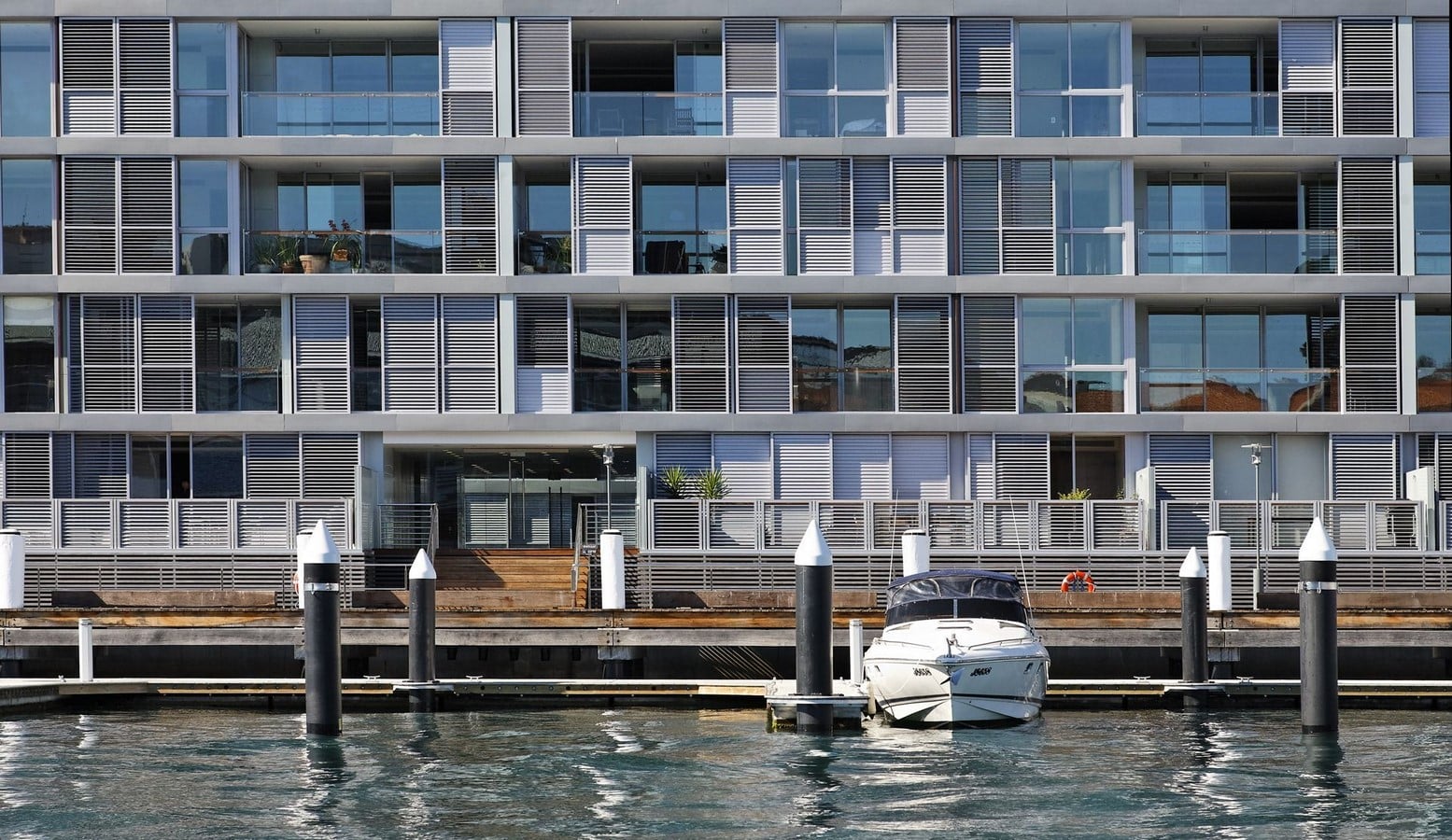 <span style="font-weight: 400;">©</span><span style="font-weight: 400;">http://www.ptw.com.au/ptw_project/wharfs-8-10-pyrmont-bay/</span>
