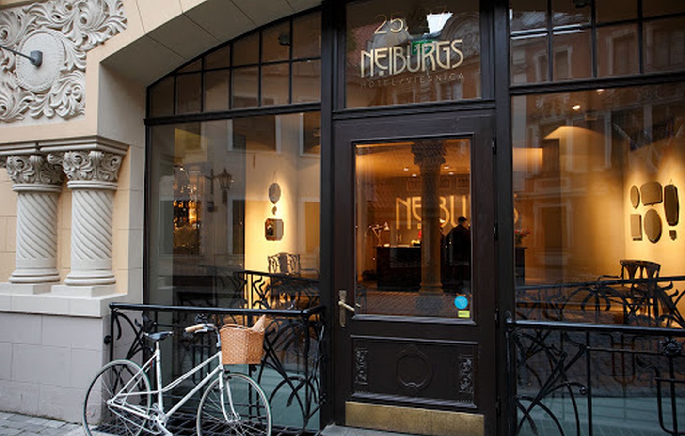 <span style="font-weight: 400;">©</span><span style="font-weight: 400;">http://www.bbconferences.com/conference/hotel-neiburgs/</span>