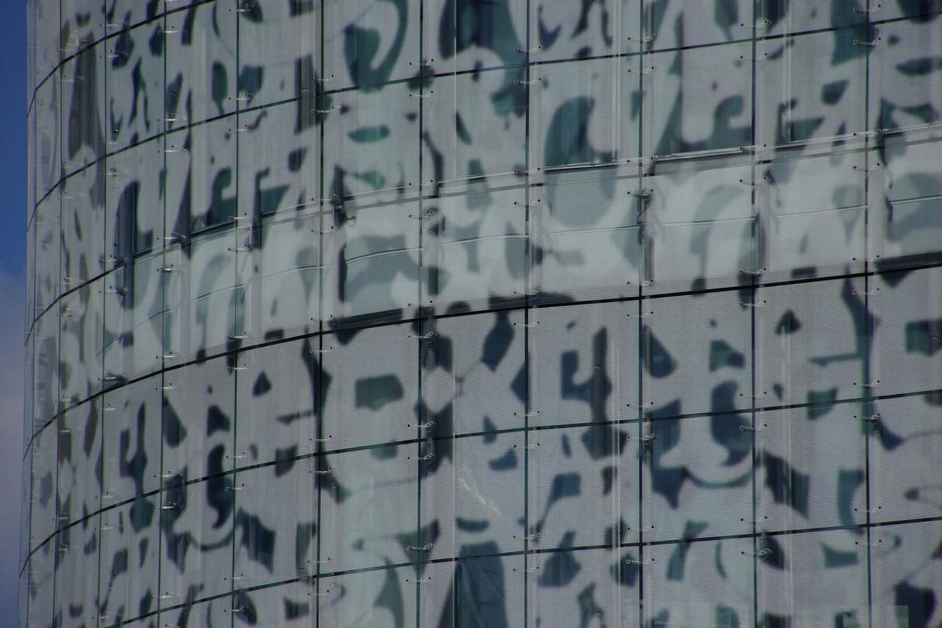 10 Examples of Innovative facade design solutions - Sheet32