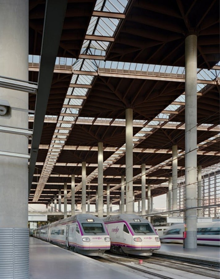 <span style="font-weight: 400;">The station comes alive as the skylights and the overall ceiling's design embeds the dim space with light, bringing innovative design to the most mundane aspects of everyday life. Source: </span><span style="font-weight: 400;">https://rafaelmoneo.com/en/studio/</span>