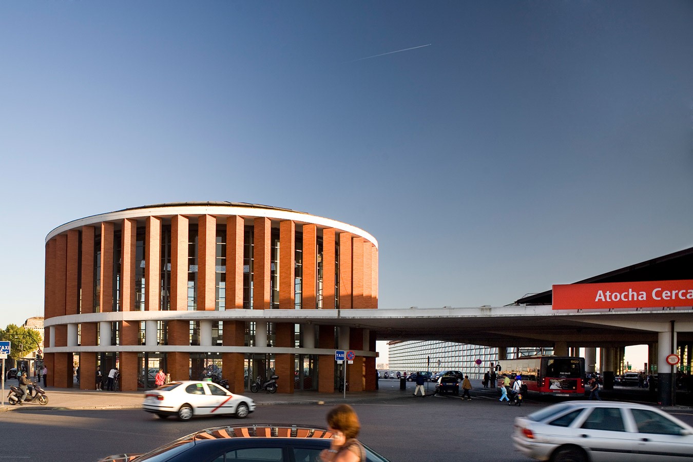 <span style="font-weight: 400;">Despite this project's complexity, the magnificent architecture presents itself in the most mundane of all landscapes in everyday life. It's not an iconic, unreachable work, too complex to be discussed by ordinary people. Source: </span><span style="font-weight: 400;">https://rafaelmoneo.com/en/studio/</span>