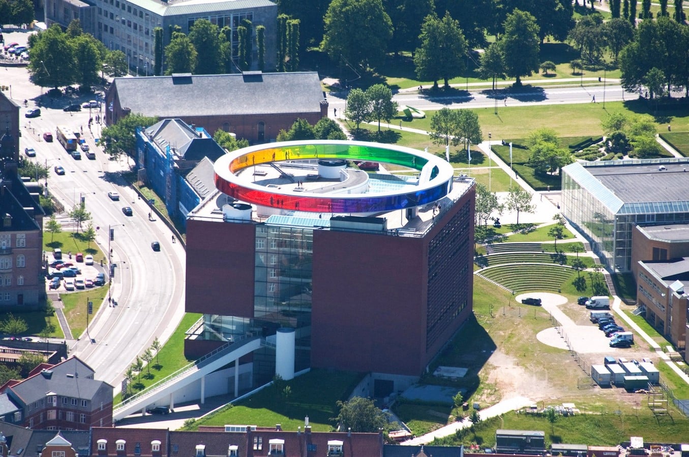 15 Iconic Glass buildings around the world - Sheet23