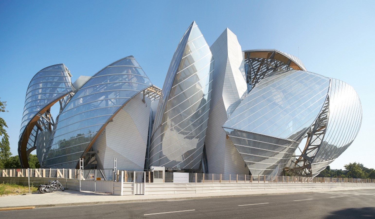 15 Iconic Glass Building Around The World Rtf Rethinking The Future