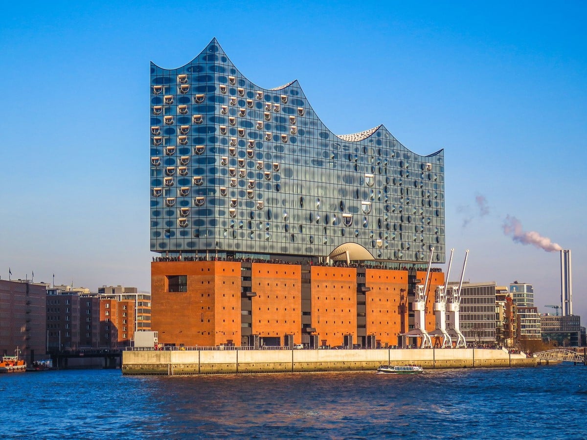 15 Iconic Glass buildings around the world - Sheet44