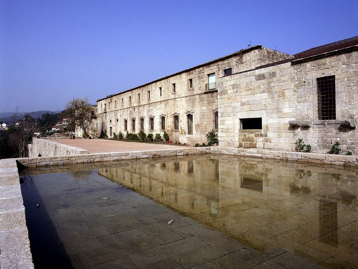 View of Santa Maria do Bouro Convent_Arch Daily