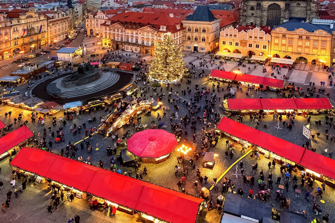 20 Cities shaped by tourism- effects of tourism on urban planning