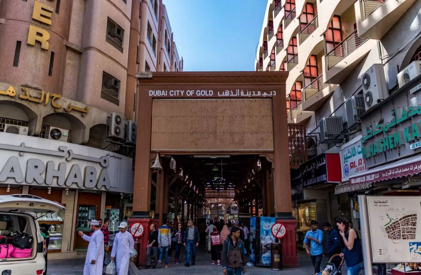 20 Cities shaped by tourism- effects of tourism on urban planning