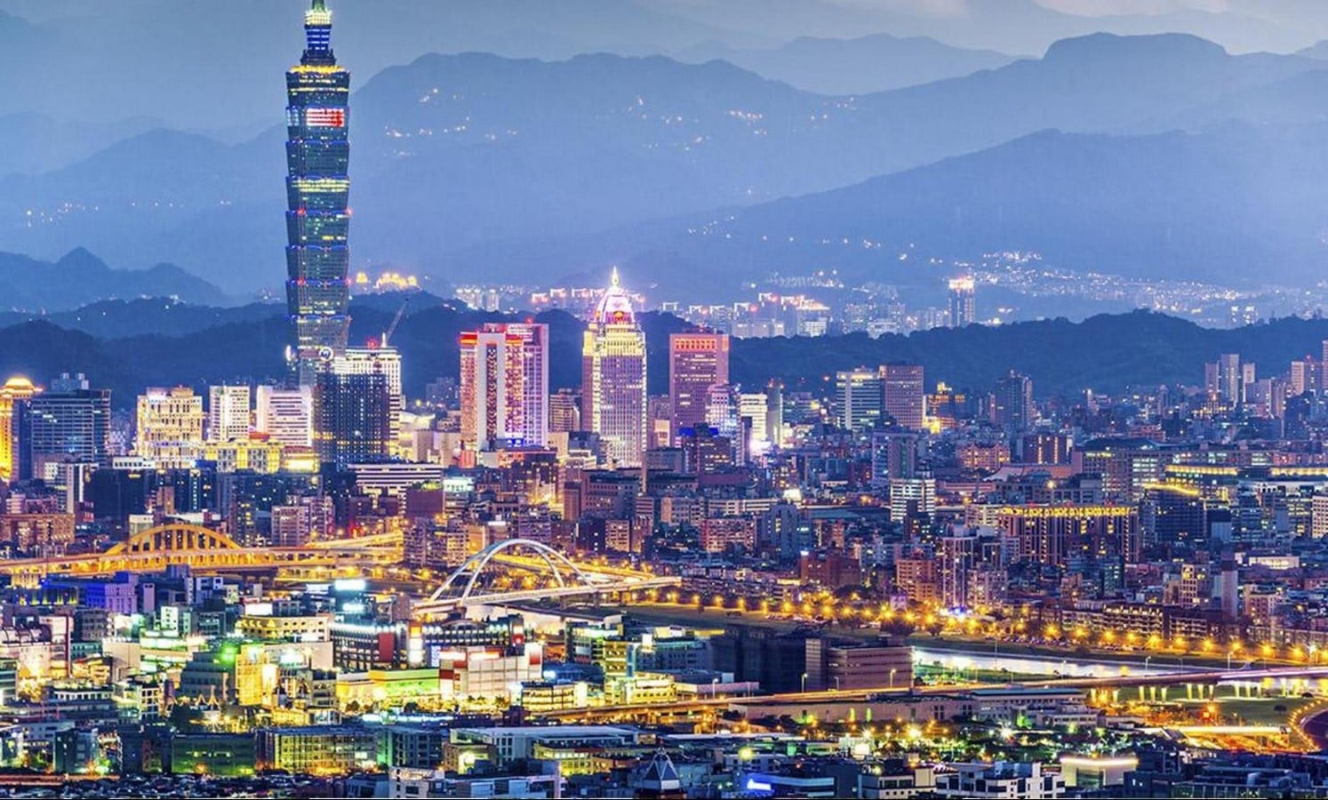 20 Cities shaped by tourism- effects of tourism on urban planning