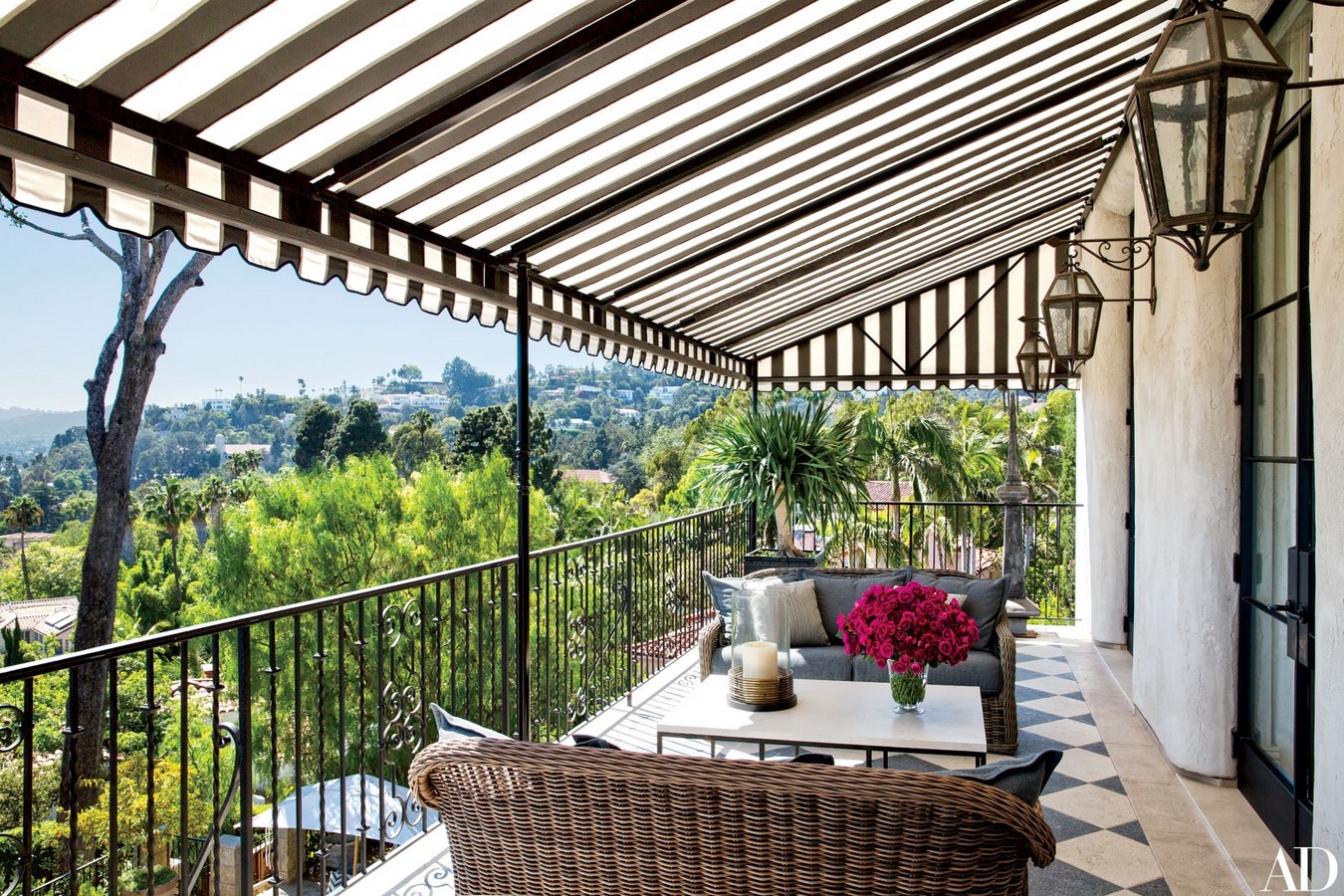 An inside look at all the houses owned by Ellen Pompeo Sheet10