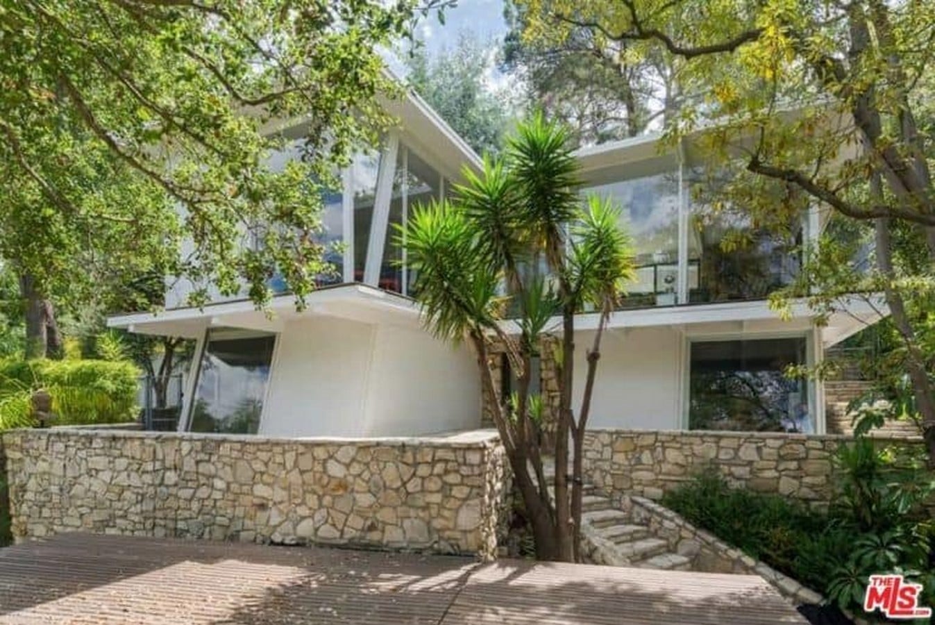 An inside look at all the houses owned by Ellen Pompeo Sheet2