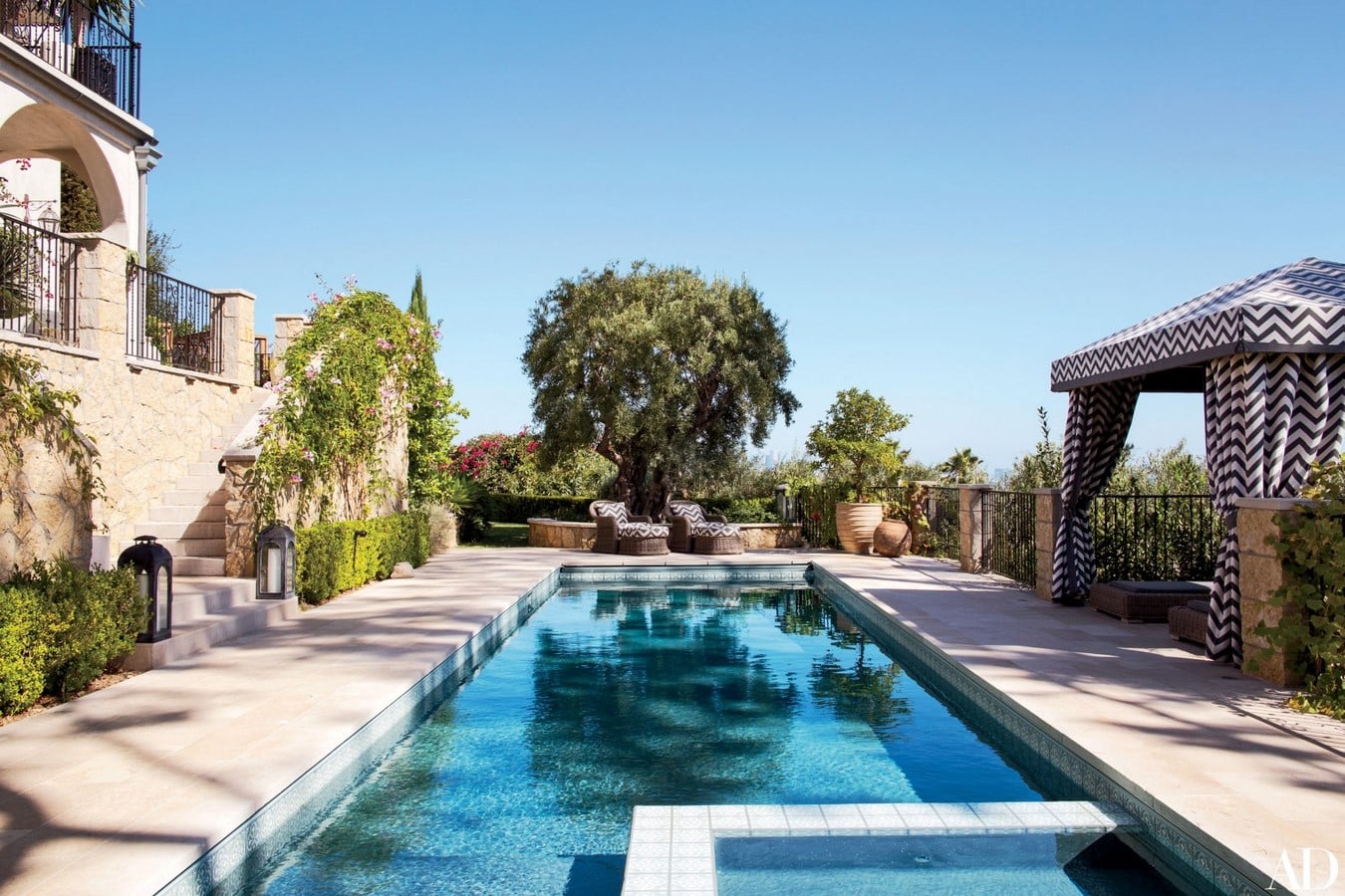 An inside look at all the houses owned by Ellen Pompeo Sheet9