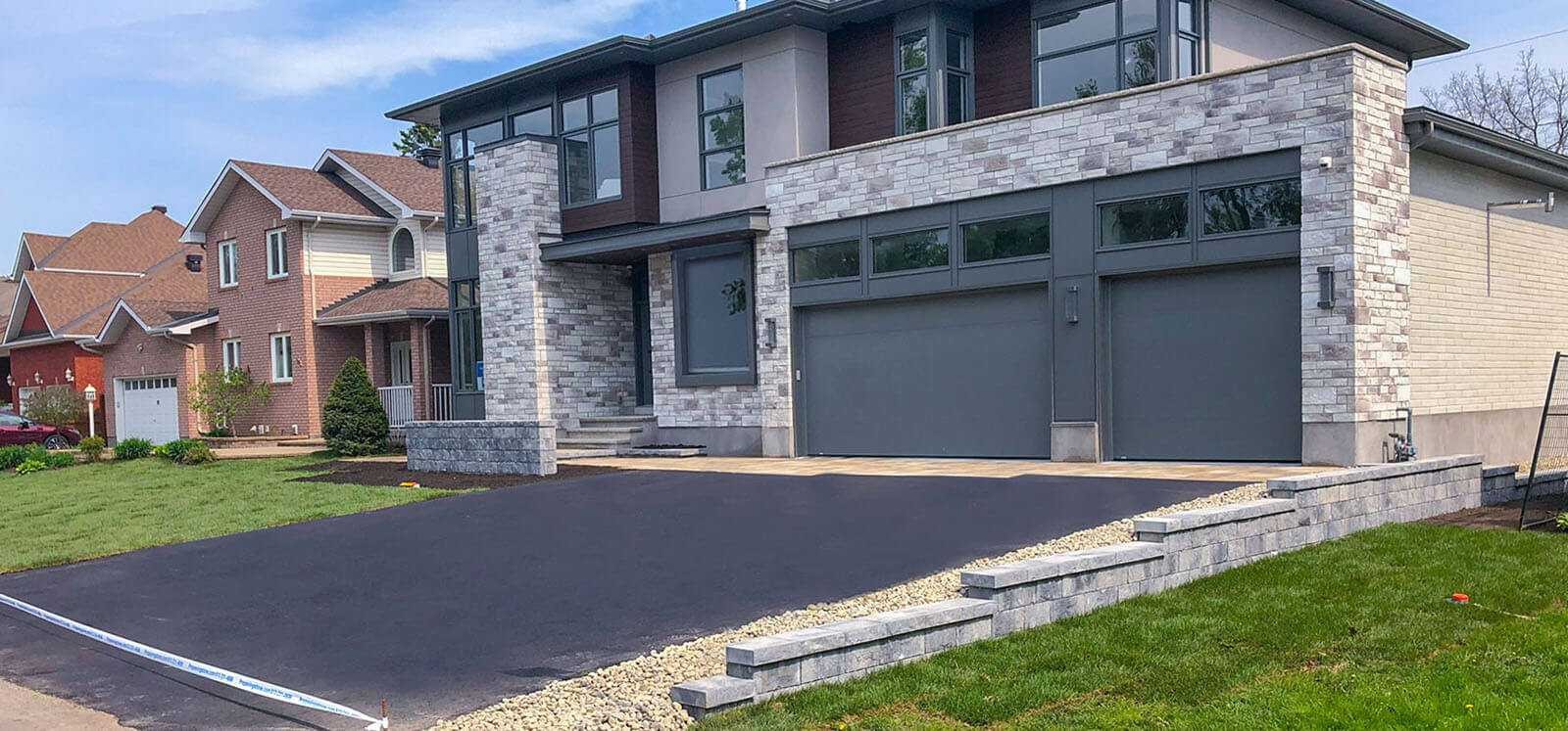 <span style="font-weight: 400;">Landscape ⓒ Pro Pavingstone Inc</span>