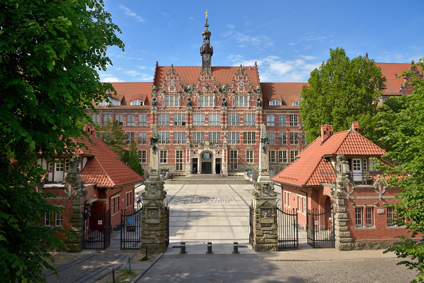 Campus life at Gdansk University of Technology :architecture studies Sheet1