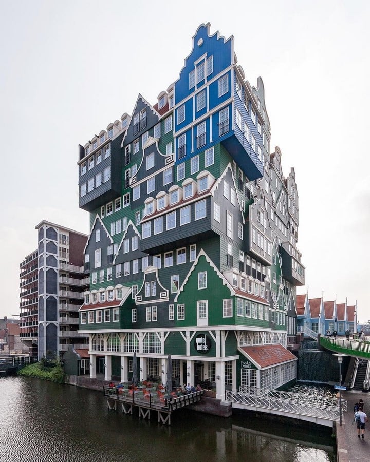 Kitsch Architecture: Developed by industrialization and urbanization Sheet3