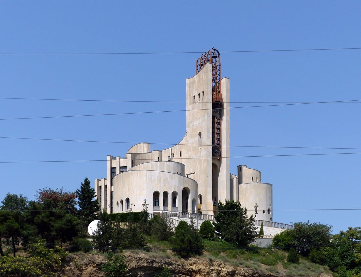 Kitsch Architecture: Developed by industrialization and urbanization Sheet5